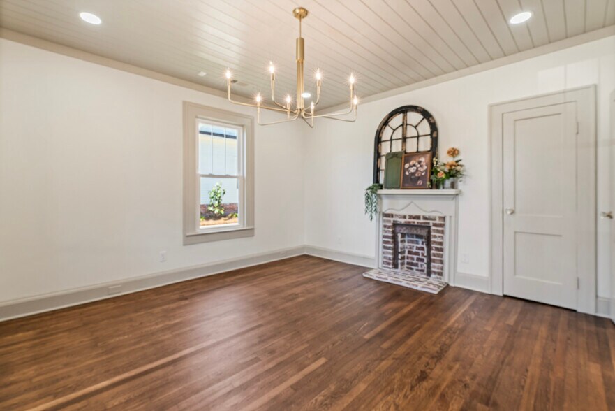 More Photos Of 56 Atlanta St, McDonough Office For Sale
