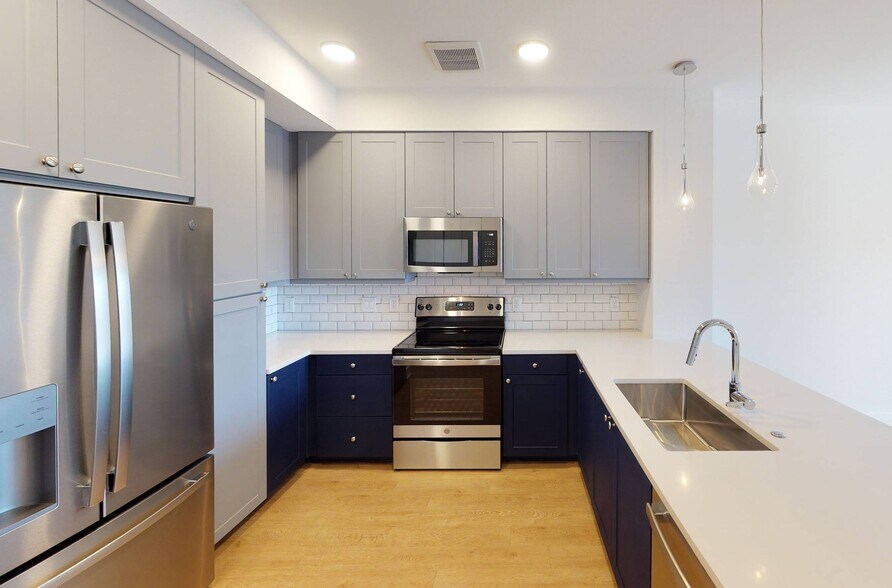 More Photos Of 1911 Philomena St, Austin Apartments For Lease
