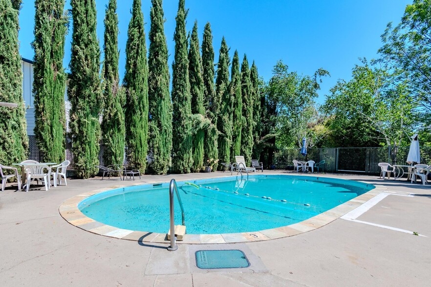 More Photos Of 349 W Pine St, Central Point Apartments For Sale