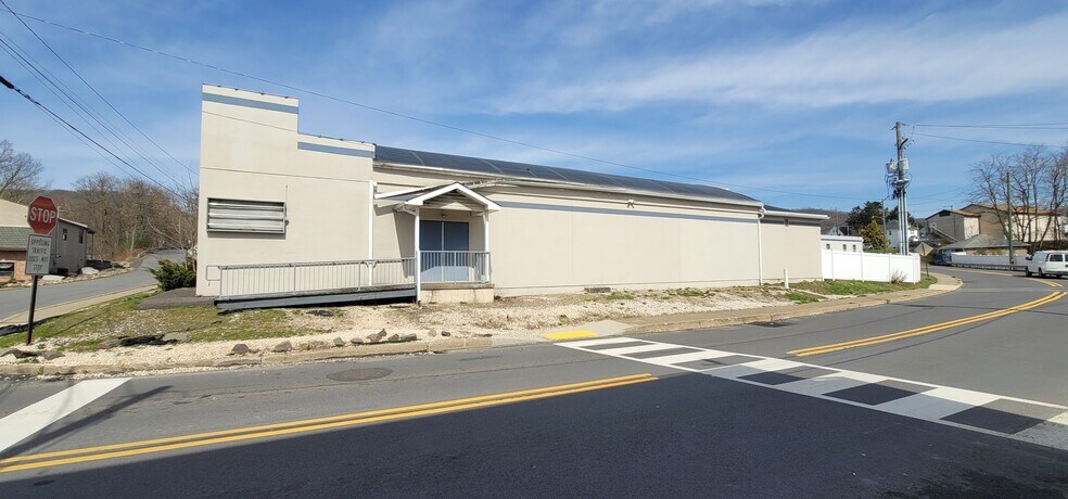 More Photos Of 59 Parry St, Luzerne Specialty For Sale