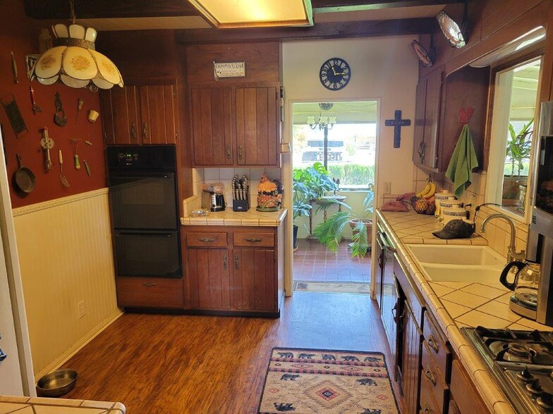 More Photos Of 41614 102nd St E, Palmdale Industrial For Lease