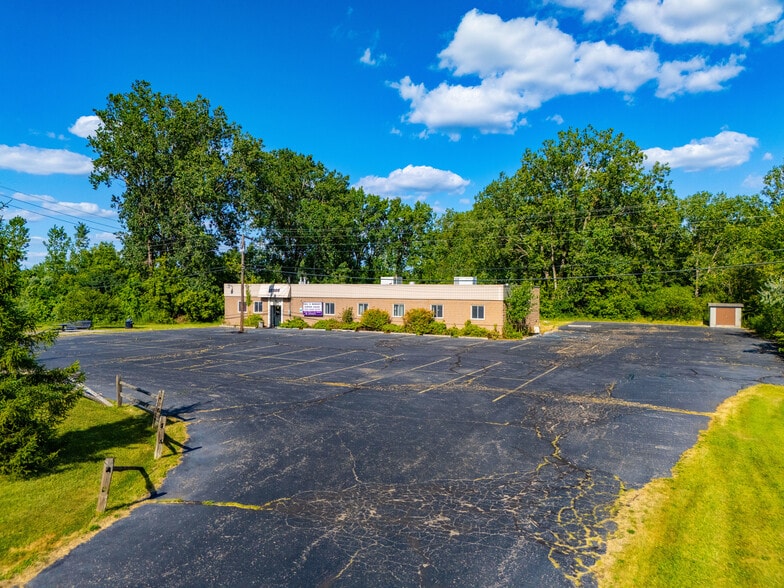 More Photos Of 12305 Beech Daly Rd, Taylor Flex For Lease