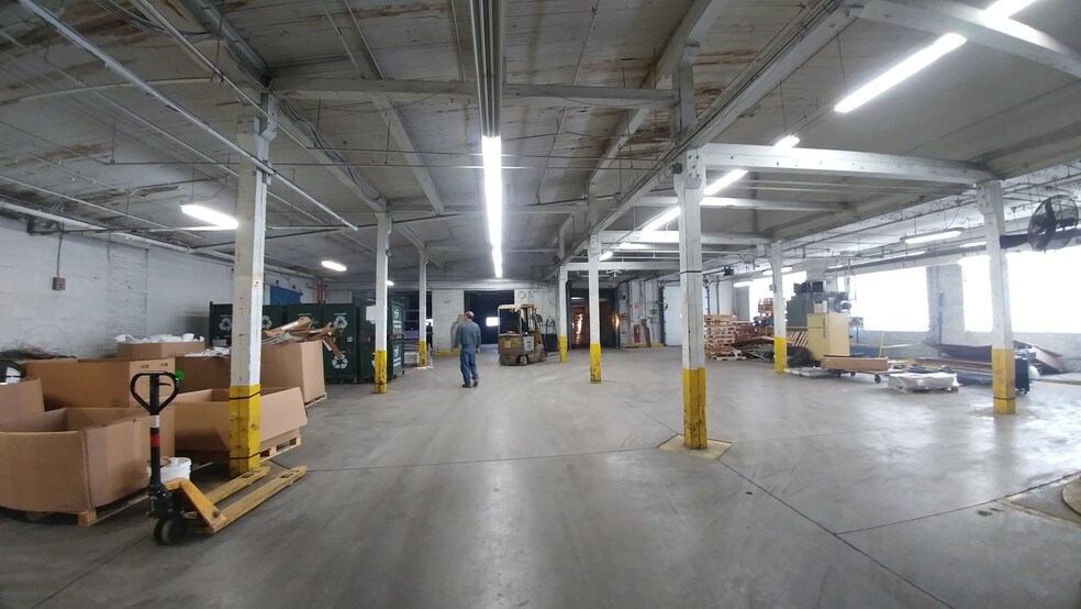 More Photos Of 655 Driving Park Ave, Rochester Warehouse For Lease