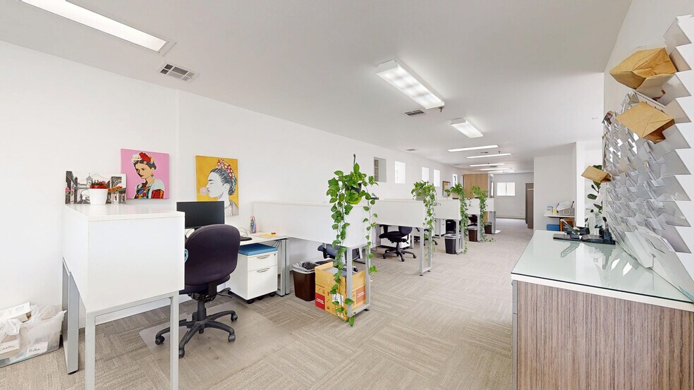 More Photos Of 6926 Melrose Ave, Los Angeles Loft Creative Space For Sale
