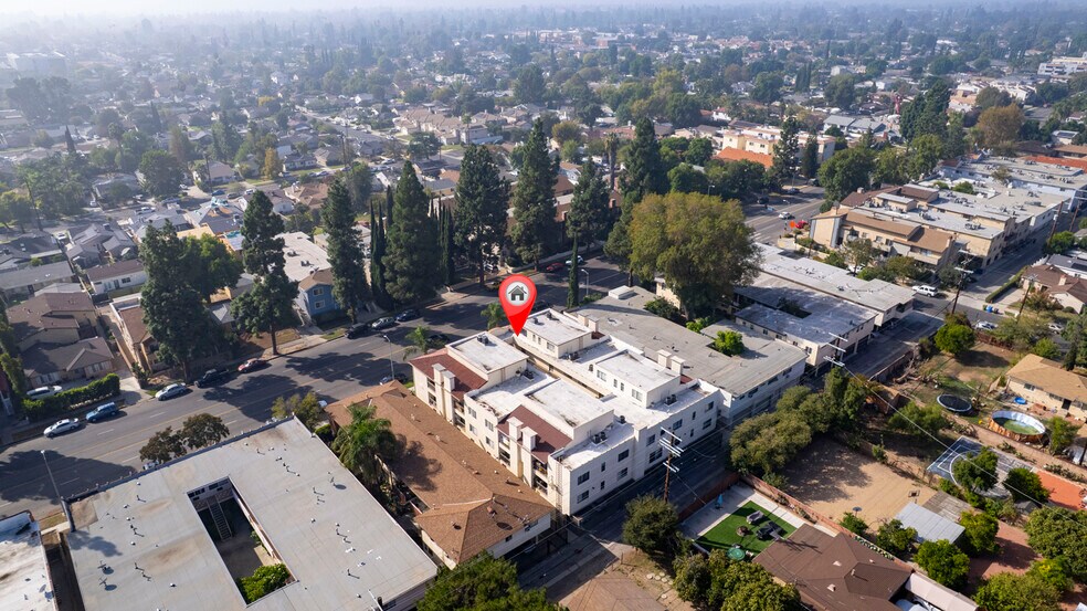 More Photos Of 17115 Chatsworth St, Granada Hills Apartments For Sale