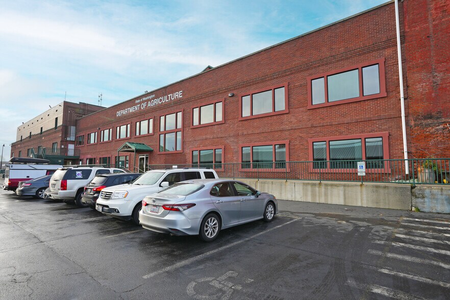 More Photos Of 21 N 1st Ave, Yakima Office For Sale