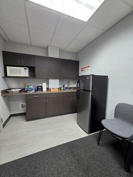 More Photos Of 28163 US Hwy 19 N, Clearwater Office For Lease