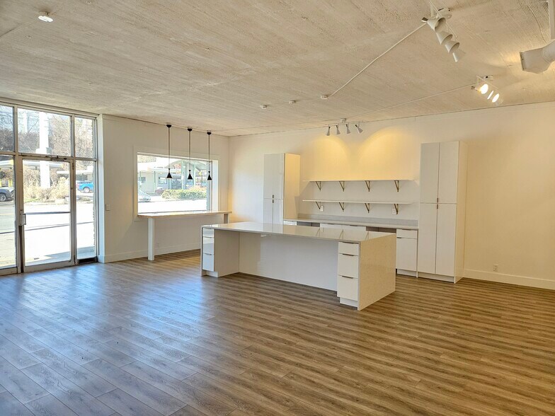 More Photos Of 2508 8th Ave S, Nashville Storefront Retail Office For Lease