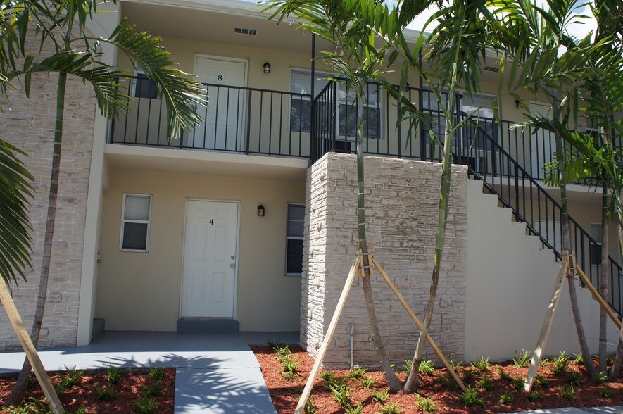 More Photos Of 409 4th Ave N, Lake Worth Apartments For Sale