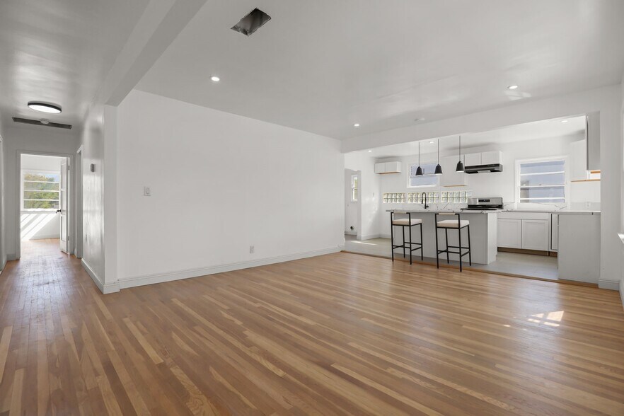 More Photos Of 4409 Victoria Park Dr, Los Angeles Apartments For Sale