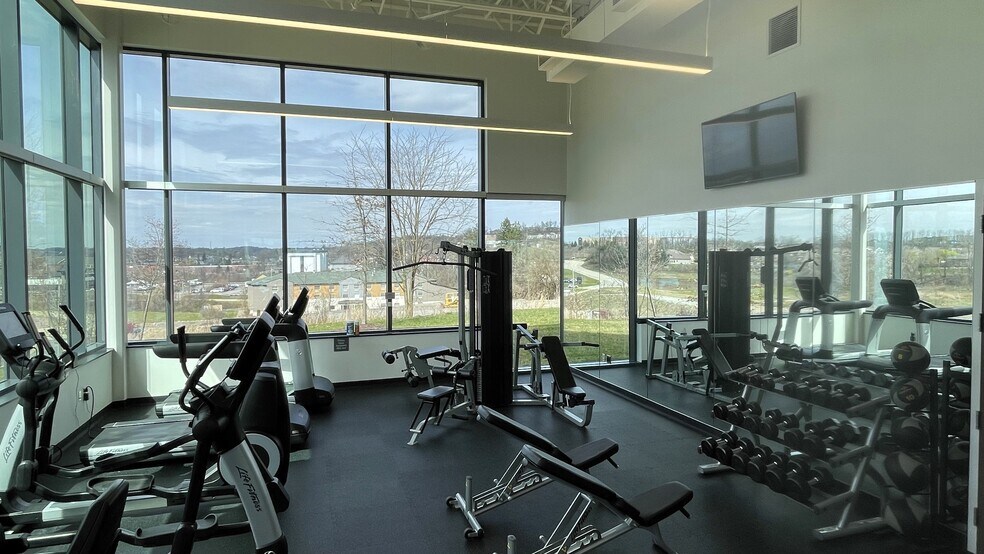 More Photos Of 501 Ronda Ct, North Huntingdon Office For Lease