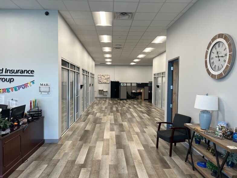 More Photos Of Camp Forbing, Shreveport Storefront Retail Office For Lease