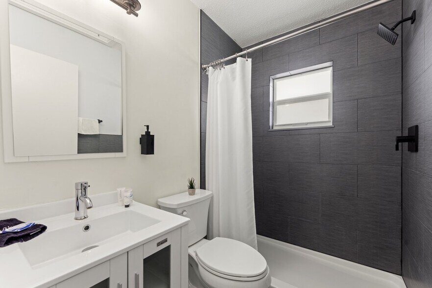 More Photos Of 1708 S Atlantic Ave, New Smyrna Beach Hotel For Sale