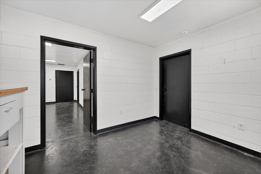 More Photos Of 749 N Plano St, Porterville Warehouse For Sale