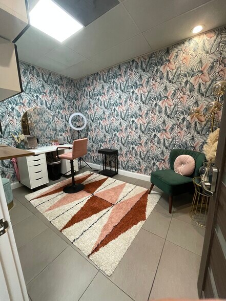 More Photos Of 5404 Hoover Blvd, Tampa Medical For Sale