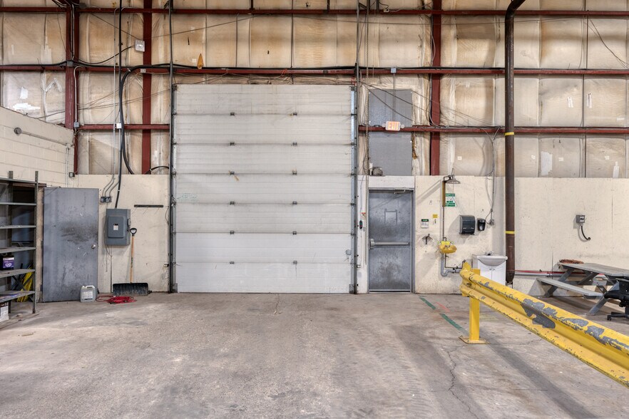 More Photos Of 6040 Progress St, Niagara Falls Warehouse For Lease