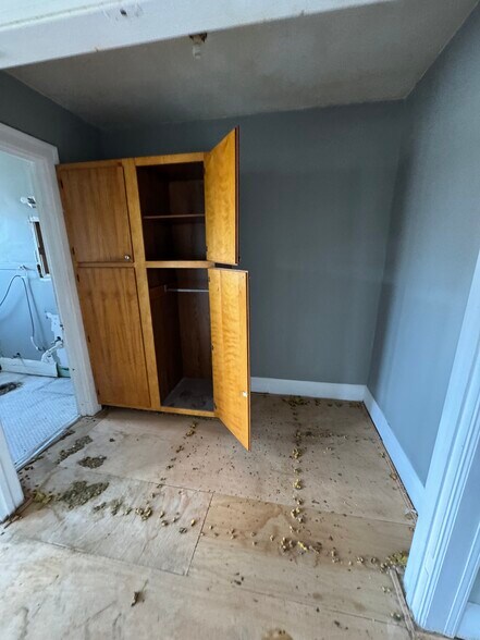 More Photos Of 2289 Upton Ave, Toledo Apartments For Sale
