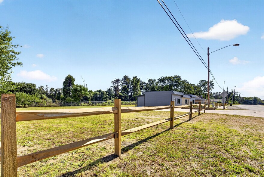 More Photos Of 3608 Burlington Rd, Greensboro Freestanding For Sale