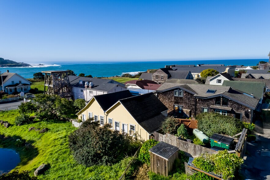 More Photos Of 45040 Main St, Mendocino Restaurant For Sale