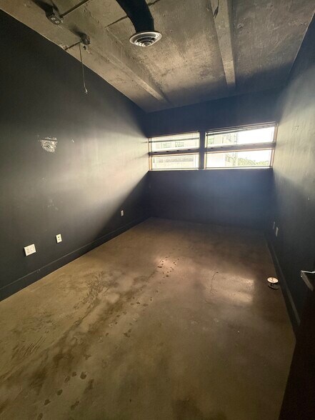 More Photos Of 1125 NE 125th St, North Miami Office For Lease