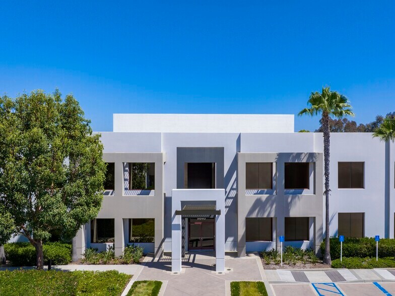 More Photos Of 4790 Eastgate Mall, San Diego Unknown For Lease