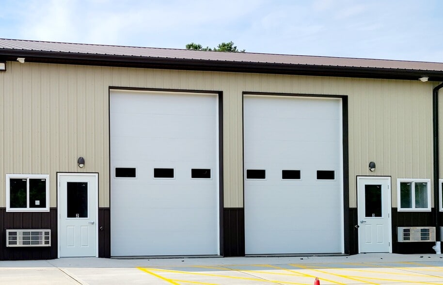 More Photos Of 1922 Hooper Ave, Toms River Warehouse For Lease