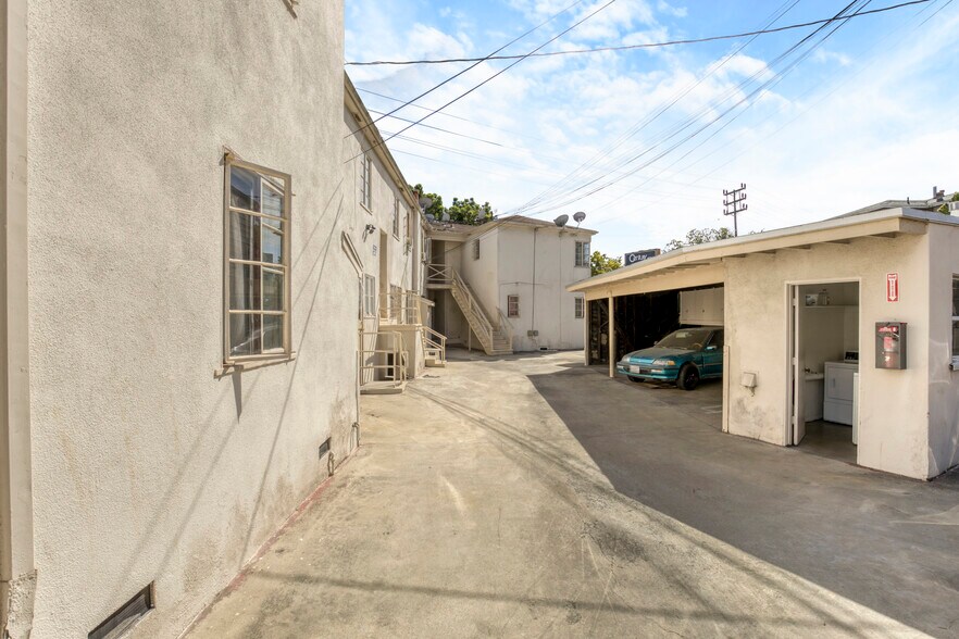 More Photos Of 1655 Carmona Ave, Los Angeles Multifamily For Sale