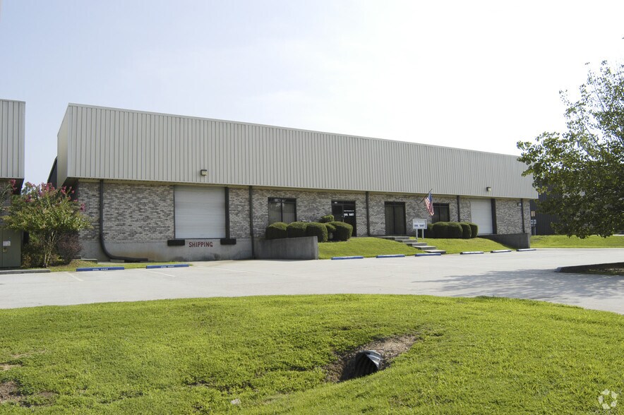 Primary Photo Of 170 Andrew Dr, Stockbridge Distribution For Lease