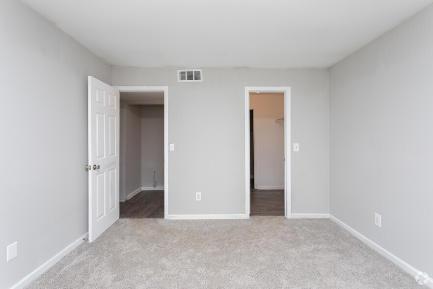 More Photos Of 3041 Landrum Dr SW, Atlanta Apartments For Sale