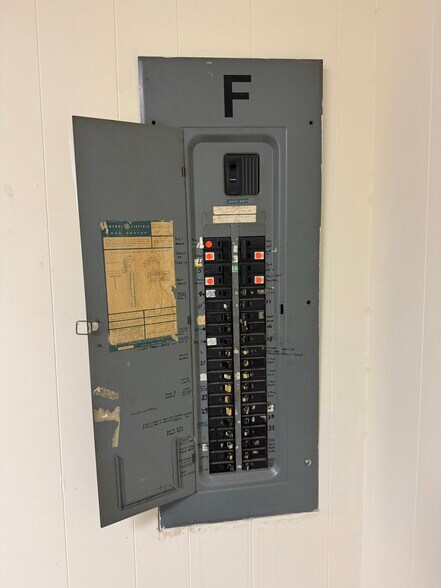 More Photos Of 25367 Lankford Hwy, Onley Light Distribution For Lease