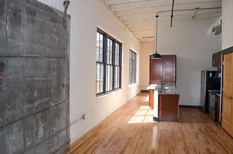 More Photos Of 1131 Commerce St, Petersburg Apartments For Sale