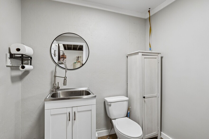 More Photos Of 404 Beersheba Hwy, McMinnville Flex For Sale