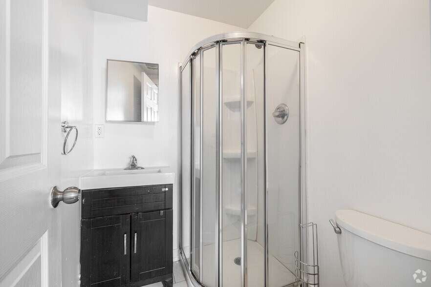 More Photos Of 46 Carlyle Ave, Ottawa Apartments For Sale