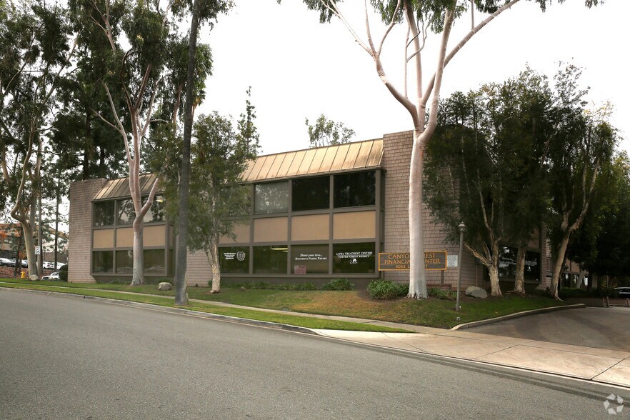 More Photos Of 5053 La Mart Dr, Riverside Medical For Sale