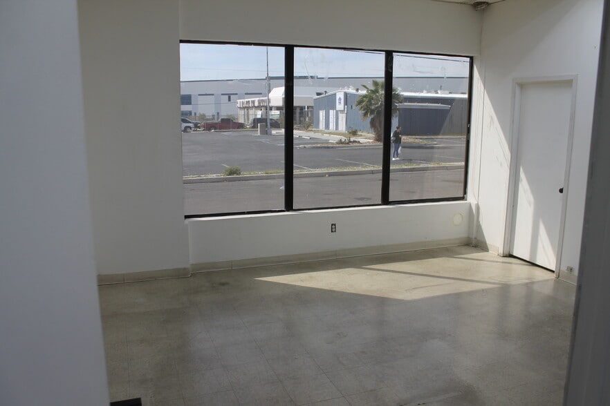 More Photos Of 4365 N Las Vegas Blvd, Las Vegas Freestanding For Lease