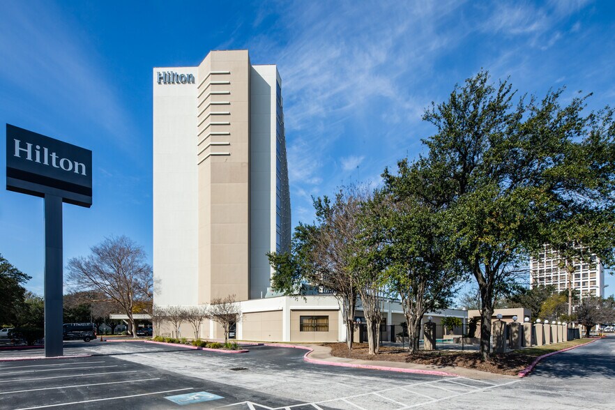 More Photos Of 6780 Southwest Fwy, Houston Multifamily For Sale