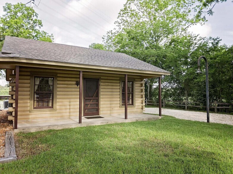 More Photos Of 111 E Hufsmith Rd, Tomball Office Residential For Sale