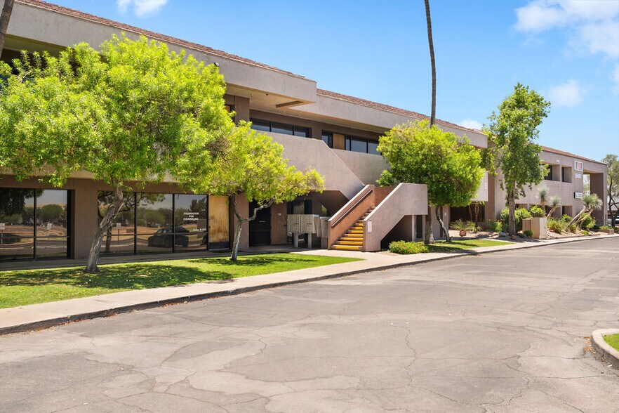 More Photos Of 15600-15650 N Black Canyon Hwy, Phoenix Office For Lease