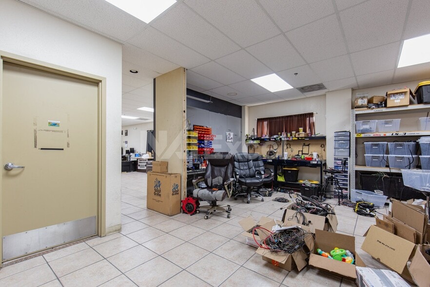 More Photos Of 3045 N Lamb Blvd, Las Vegas Auto Repair For Lease