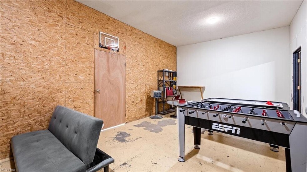 More Photos Of 22 3rd st, Frazeysburg Storefront For Sale