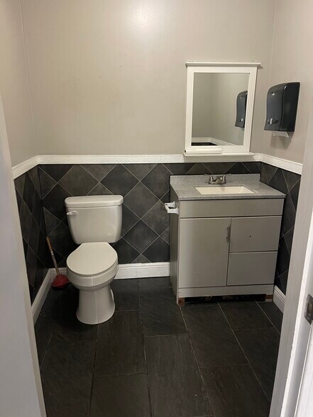 More Photos Of 245 Peach Orchard Rd, Salisbury Industrial For Sale