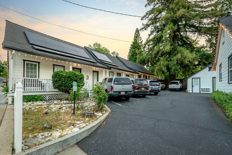 More Photos Of 816 W Main St, Grass Valley Hotel For Sale