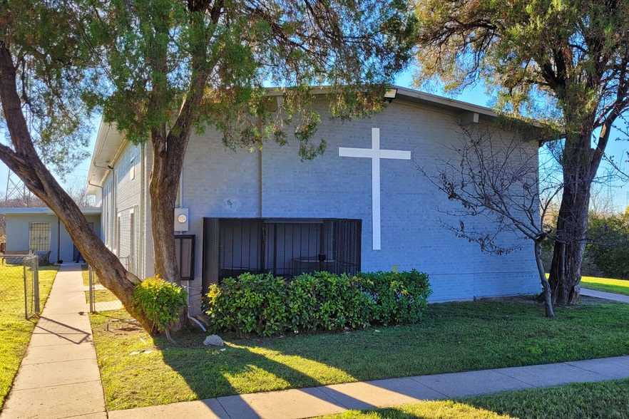 Primary Photo Of 2945 Sunnyvale St, Dallas Religious Facility For Sale