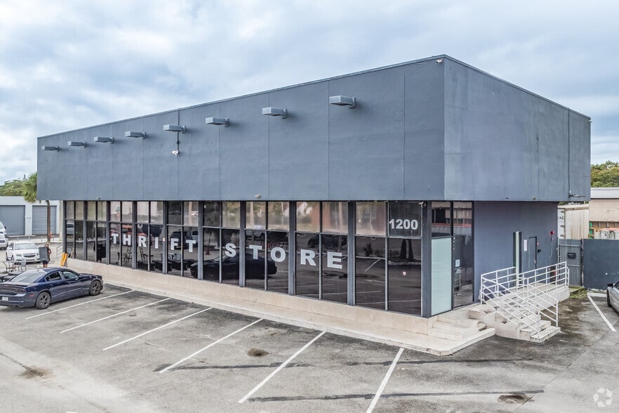 More Photos Of 1200 N Federal Hwy, Hollywood Warehouse For Lease