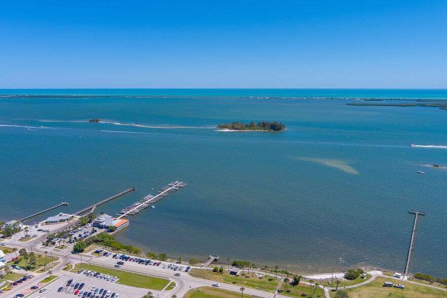 More Photos Of 806 Indian River Dr, Sebastian Marina For Sale