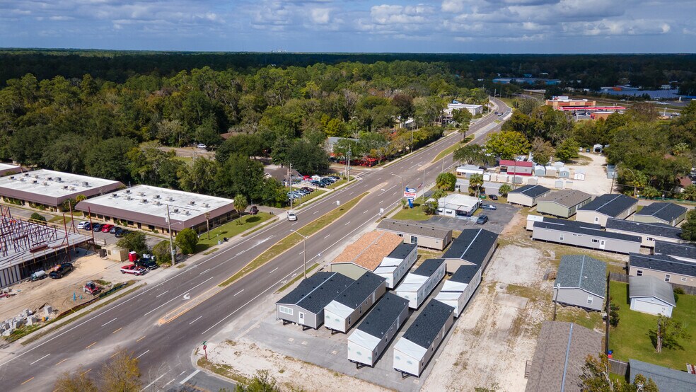 More Photos Of 4306 NW 13th St, Gainesville Storefront For Sale