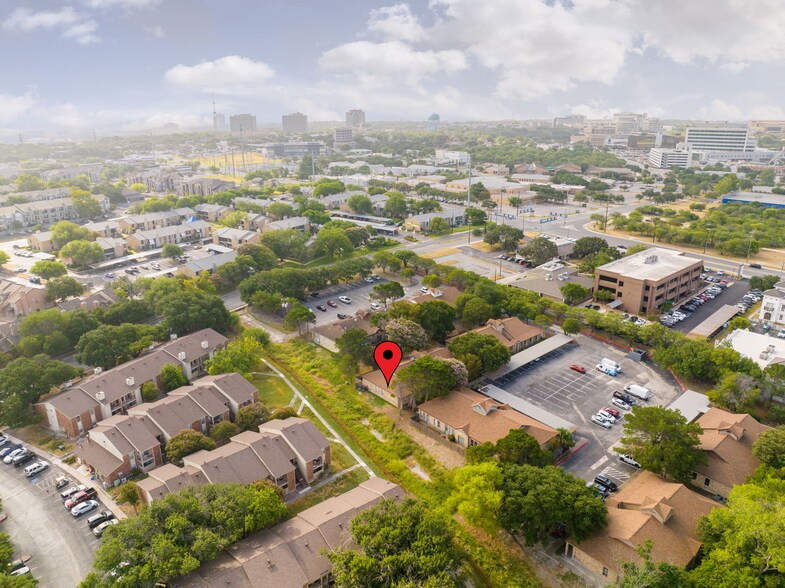 More Photos Of 8627 Cinnamon Creek Dr, San Antonio Medical For Lease