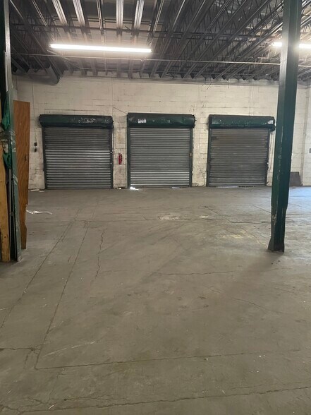 More Photos Of 10 Dell Glen Ave, Lodi Manufacturing For Lease