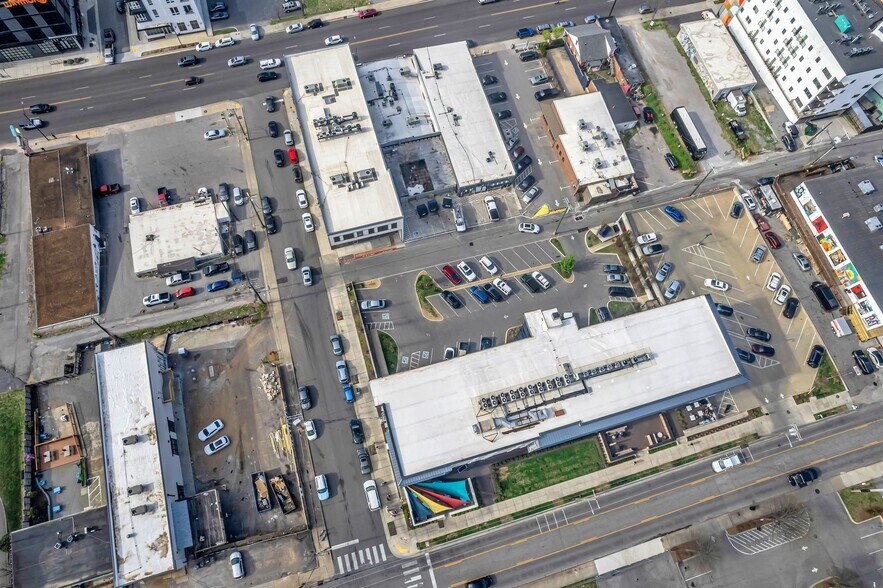 More Photos Of 823 Woodland St, Nashville Freestanding For Lease