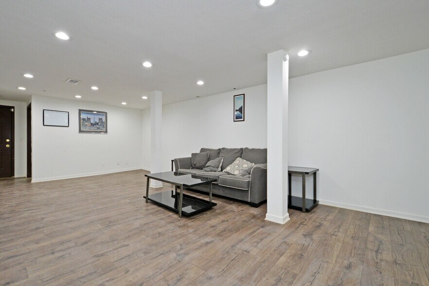 More Photos Of 4070 White Bear Ave N, White Bear Lake General Retail For Sale